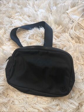 lululemon athletica Black Men's Waist/Crossbody Belt Bag